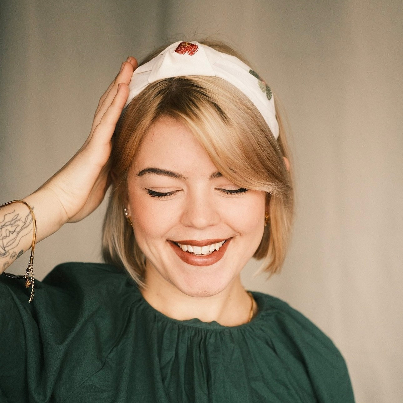 Katharina - große Blumen Creme