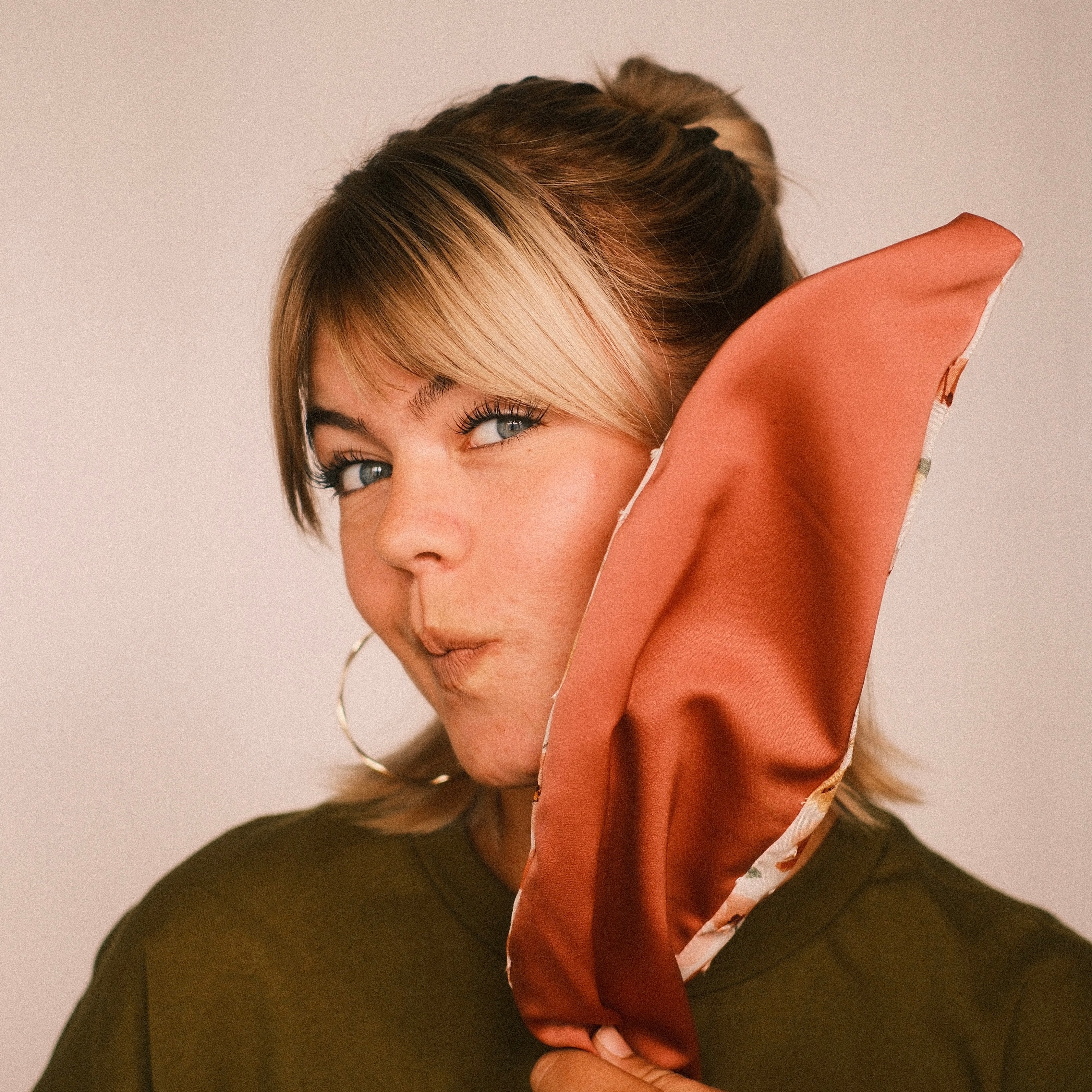 Drahthaarband 2 Seiten - Blumen/kupferpfirsich