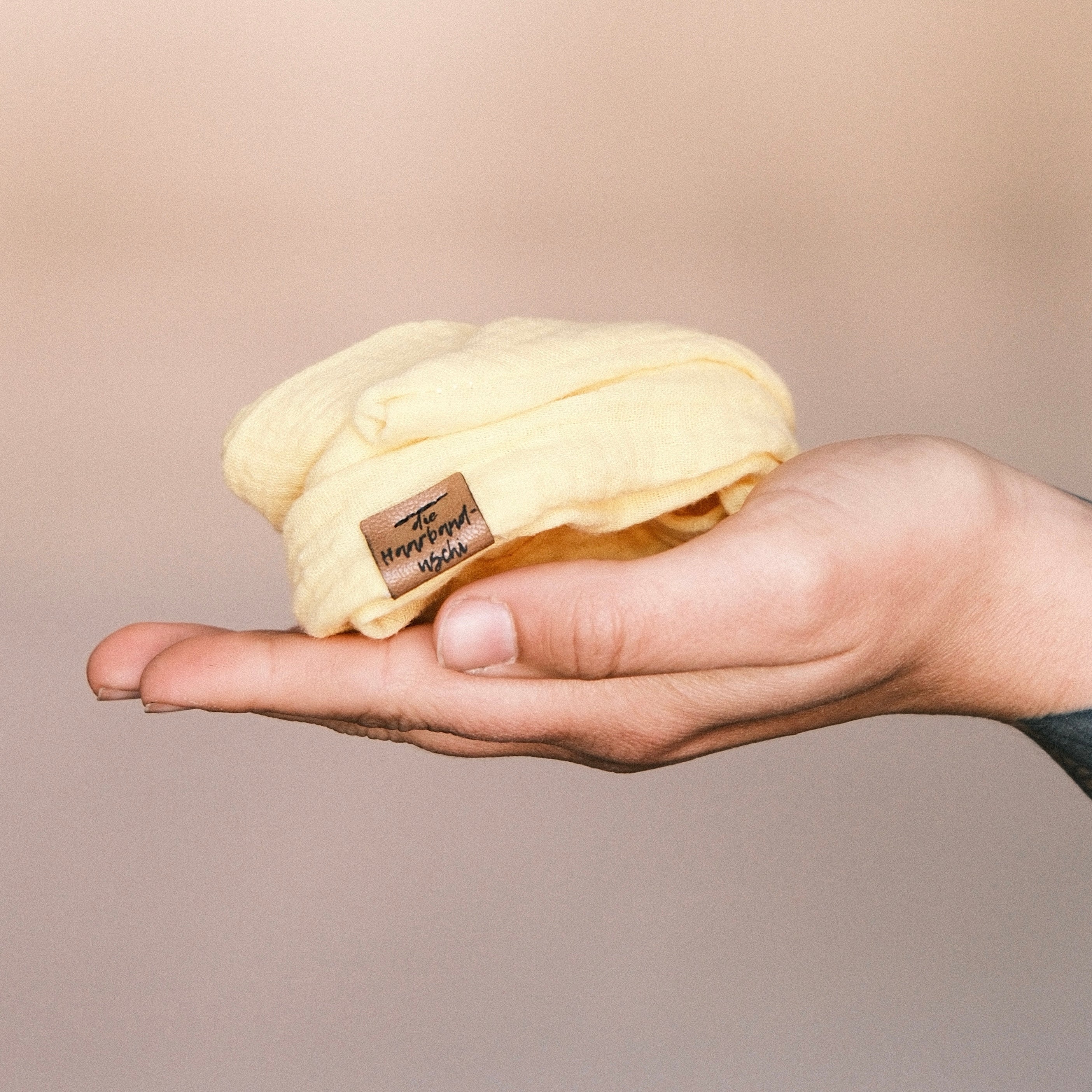 Drahthaarband Musselin butter yellow