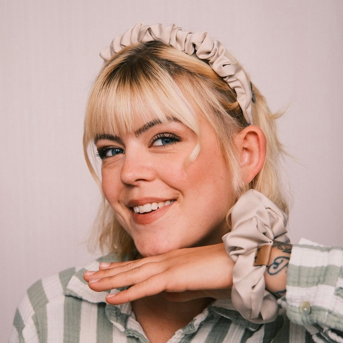 Scrunchie Satin Beige