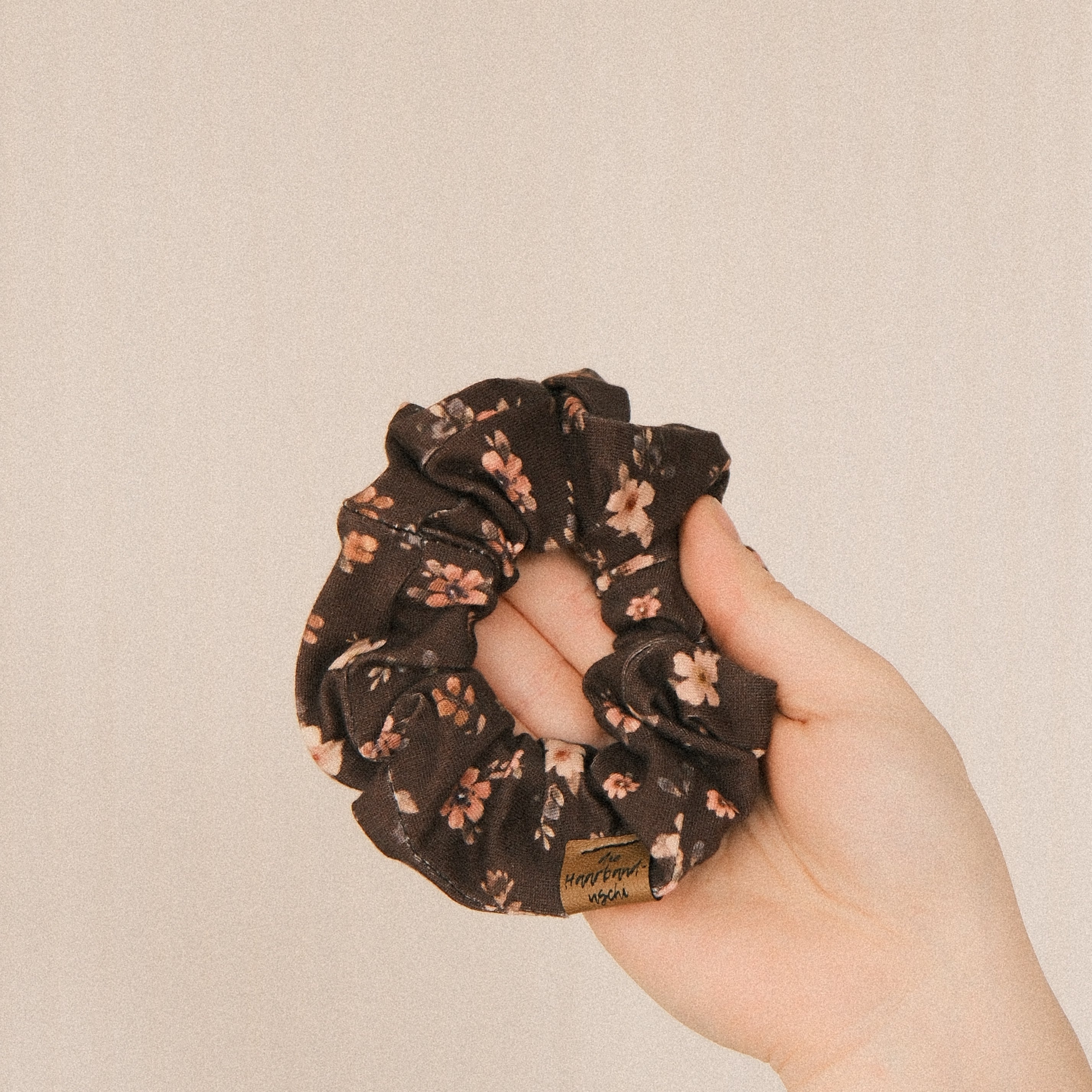 Scrunchie - Cottage Flower Mokka