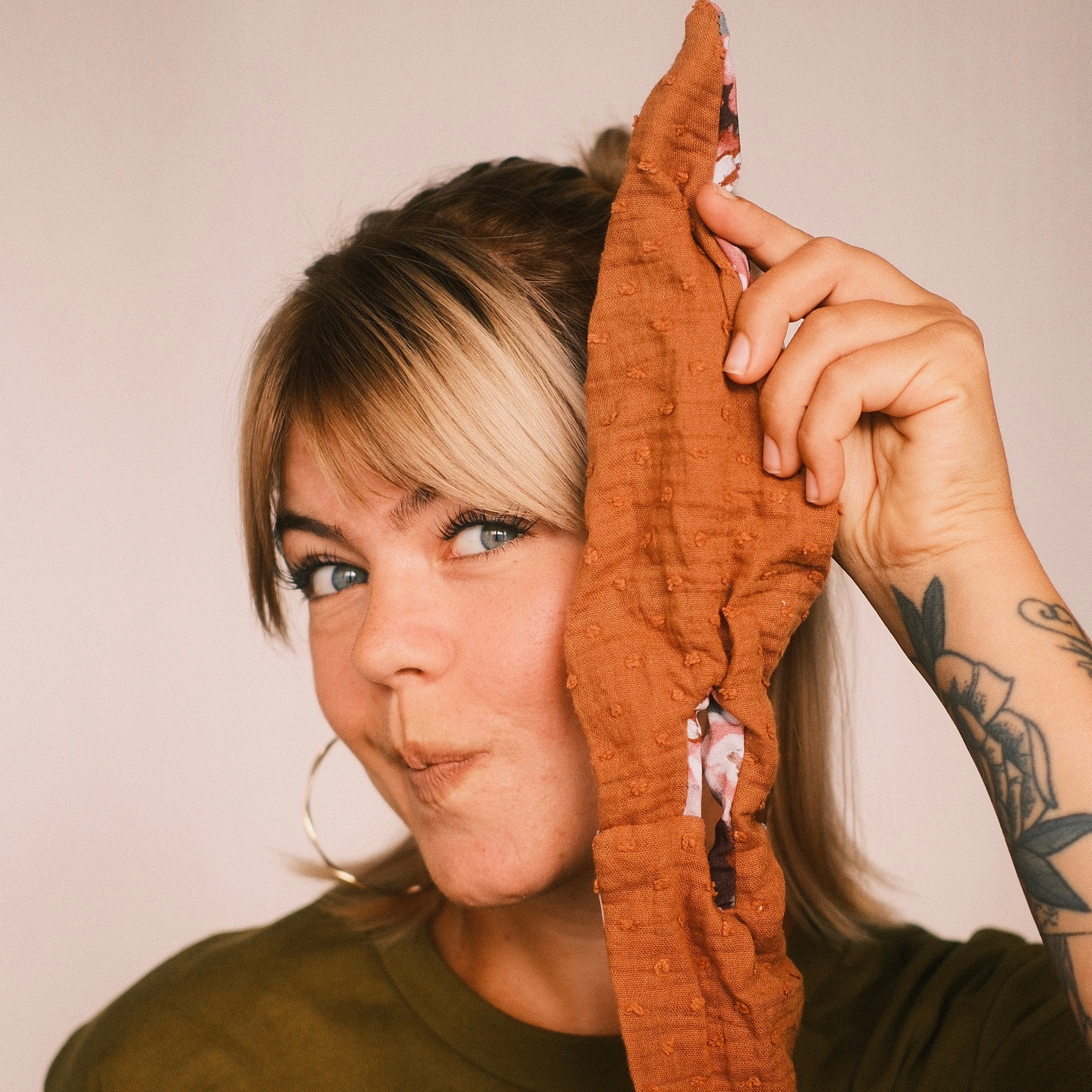 Dutti - Burgundy Bloom