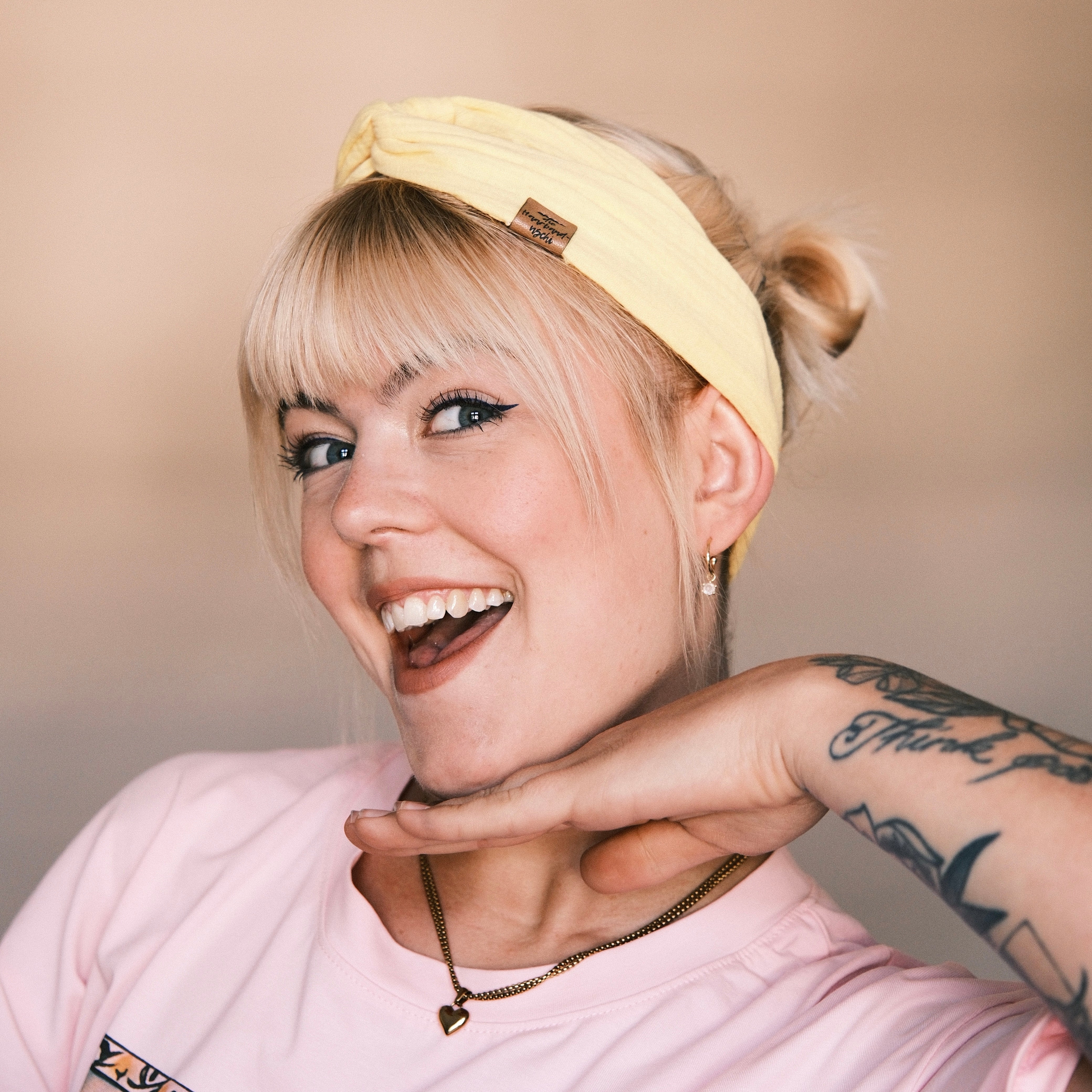 Drahthaarband Musselin butter yellow