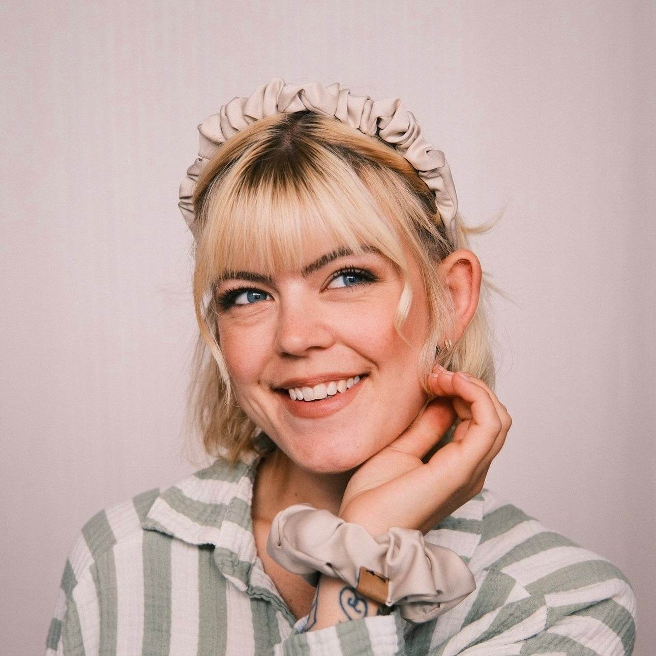 Scrunchie Satin Beige