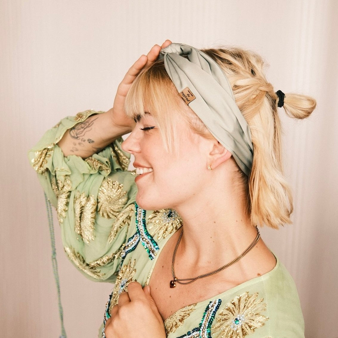 Drahthaarband Satin light Matcha