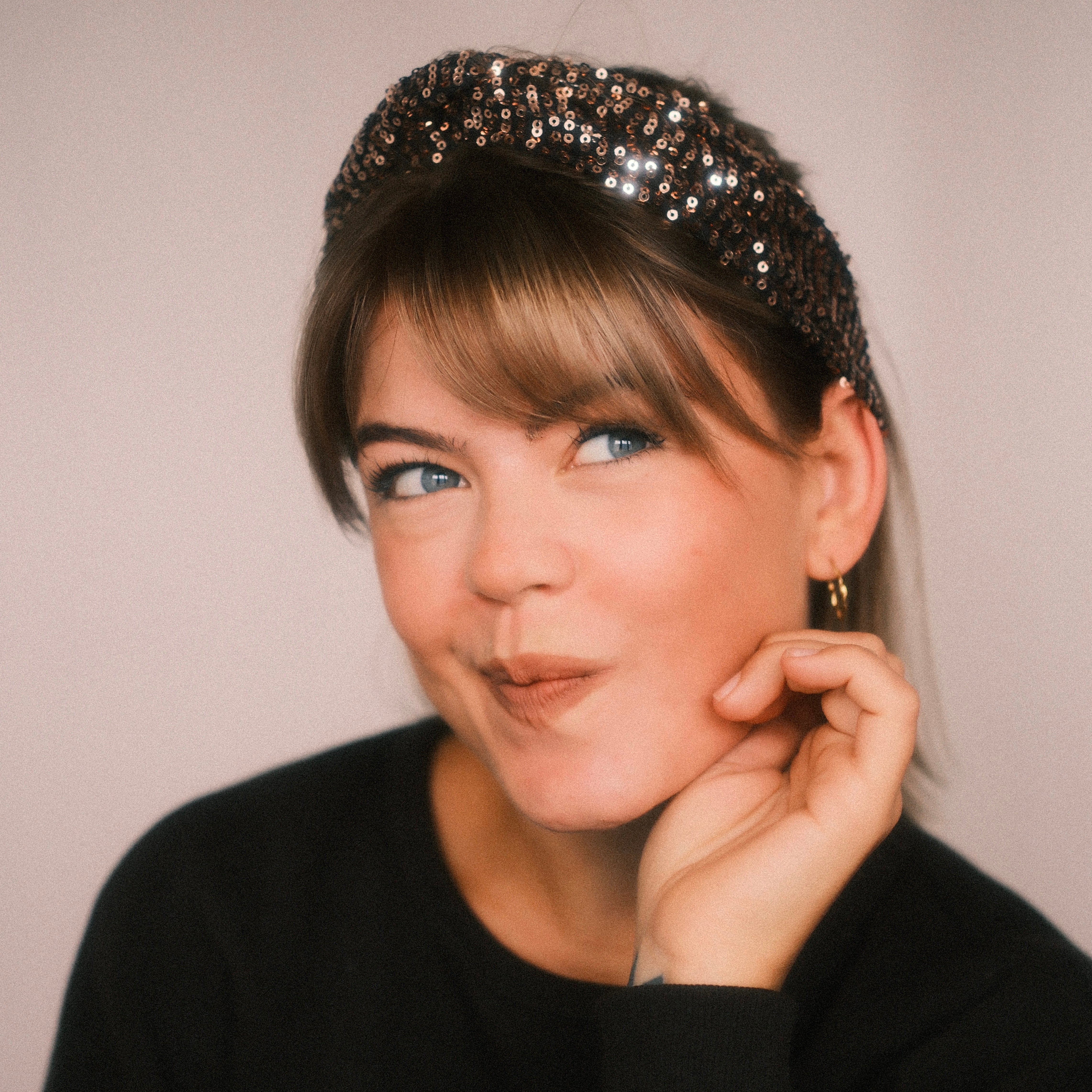 Drahthaarband Pailletten Rosé