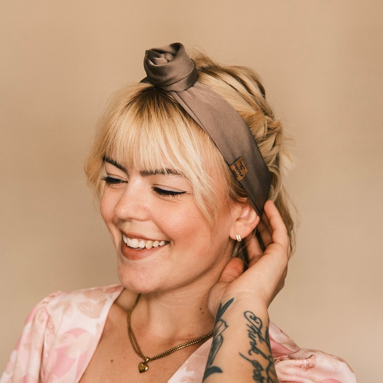 Drahthaarband Satin Braun