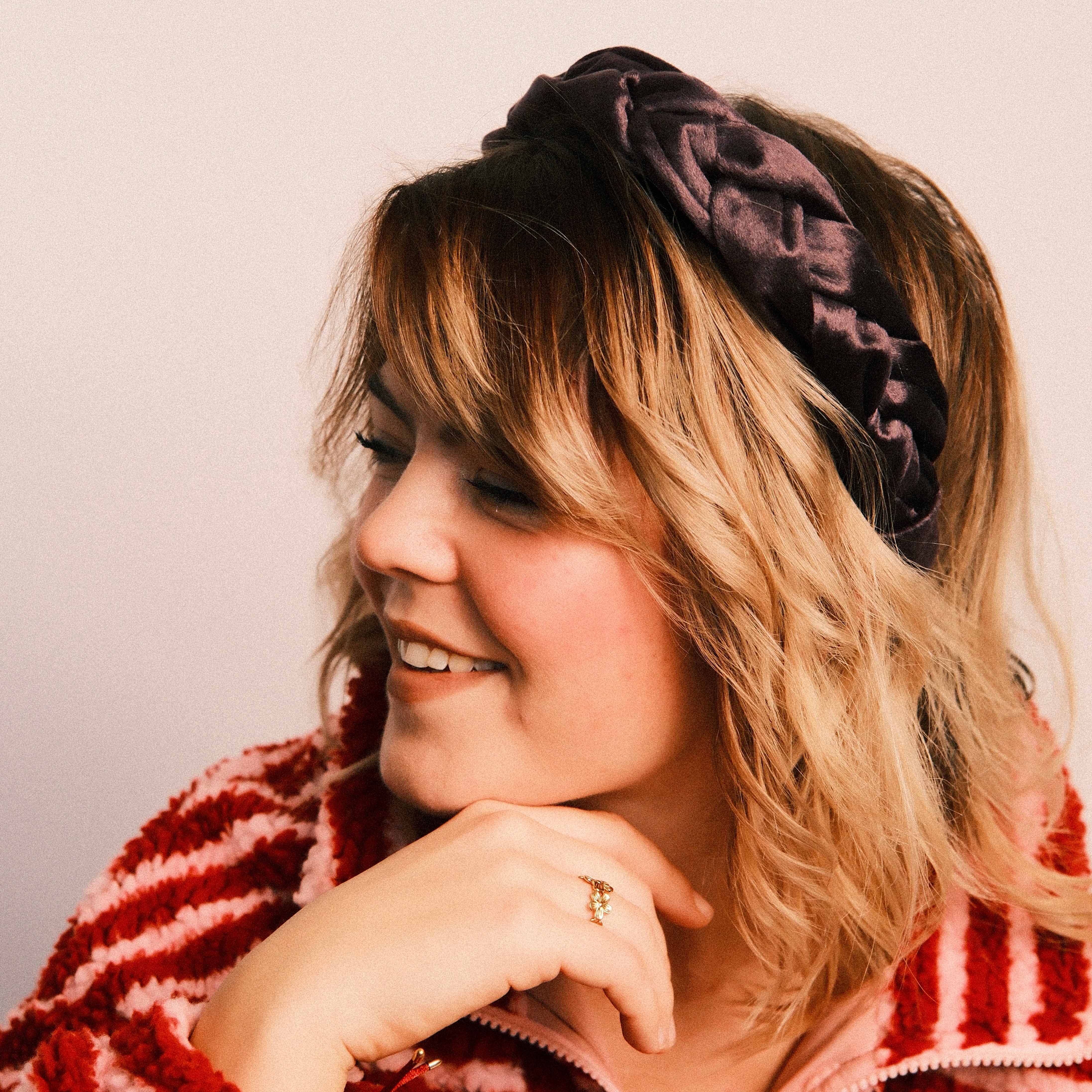 Lotte in breit - Aubergine