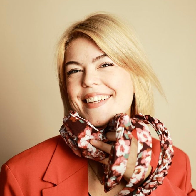 Elisabeth - Burgundy Bloom