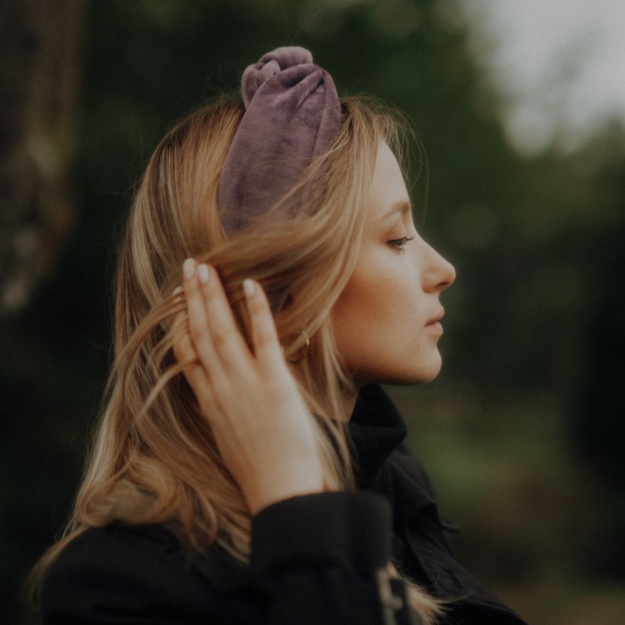 Drahthaarband samt lila