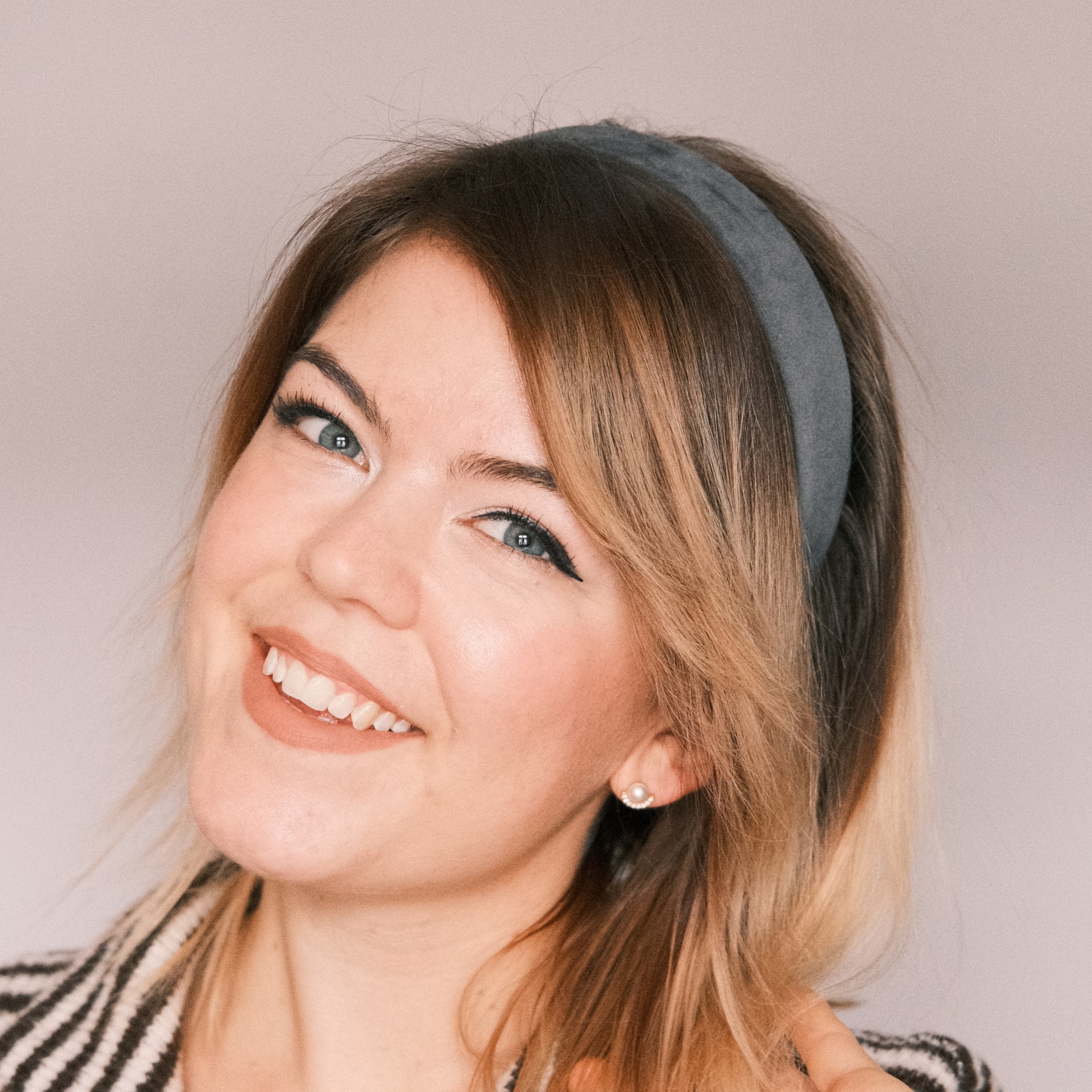 Anne - Samt Graphit