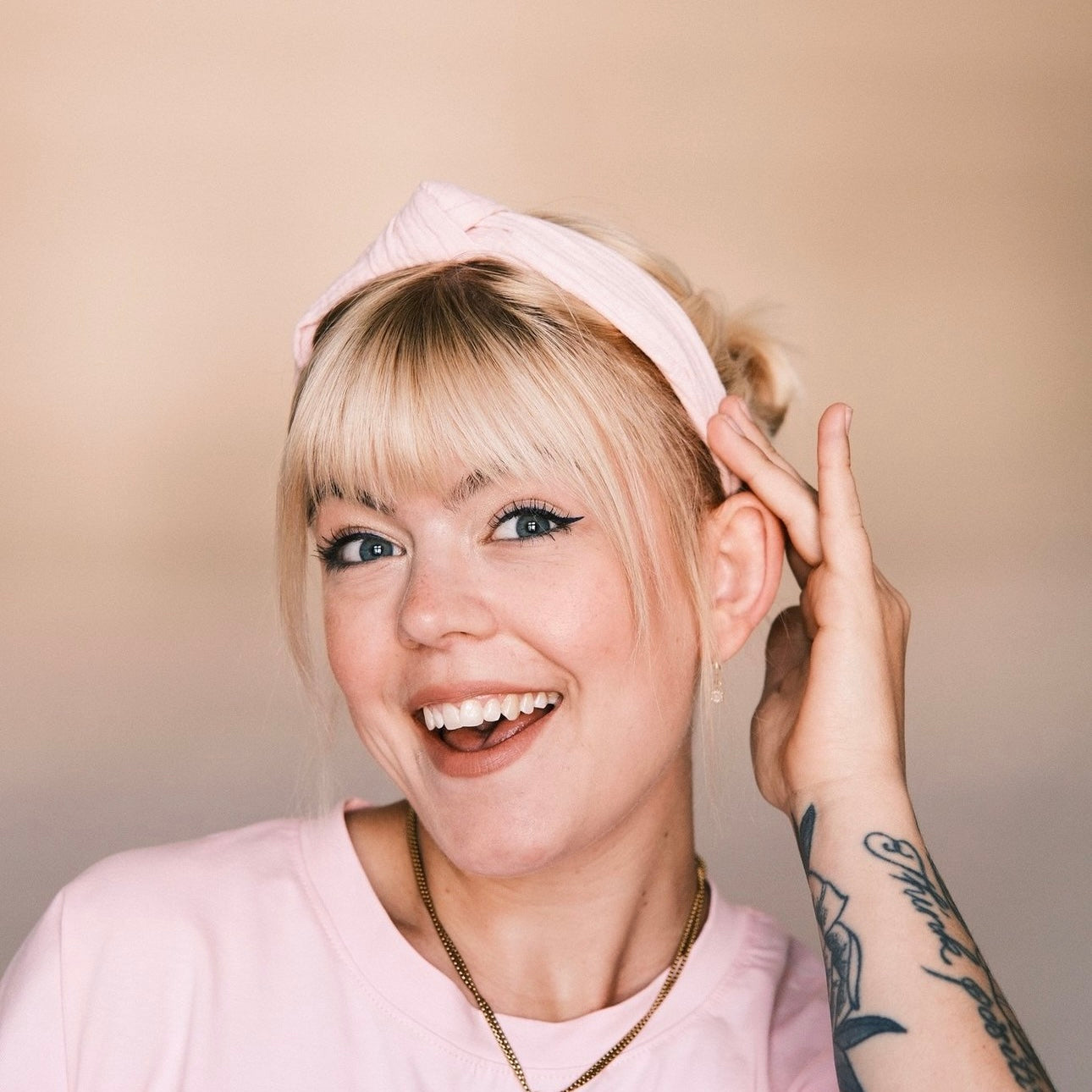 Lilly - Hellrosa Musselin